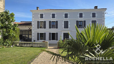 Maison ancienne - 532 m² - 19 pièces