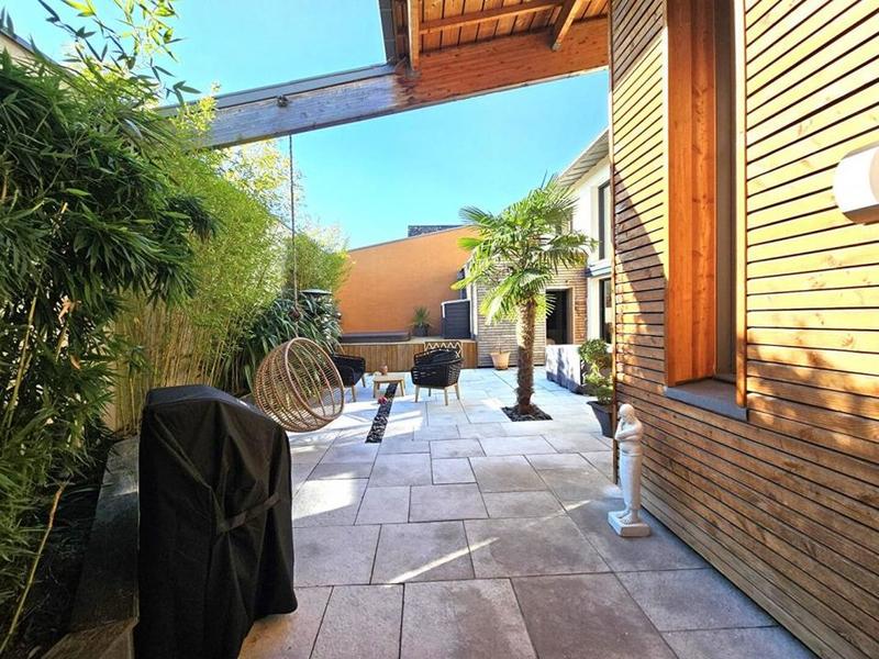 Maison - 194 m² - 9 pièces