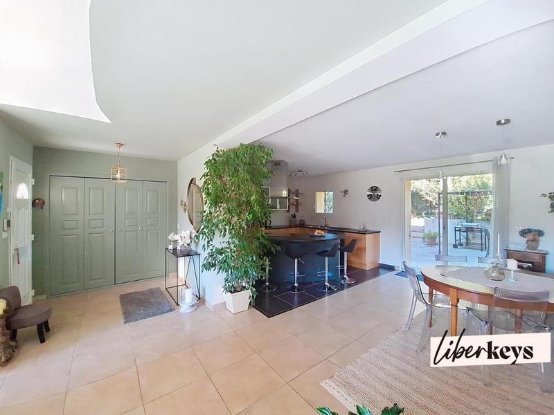 Propriété - 169 m² - 5 pièces