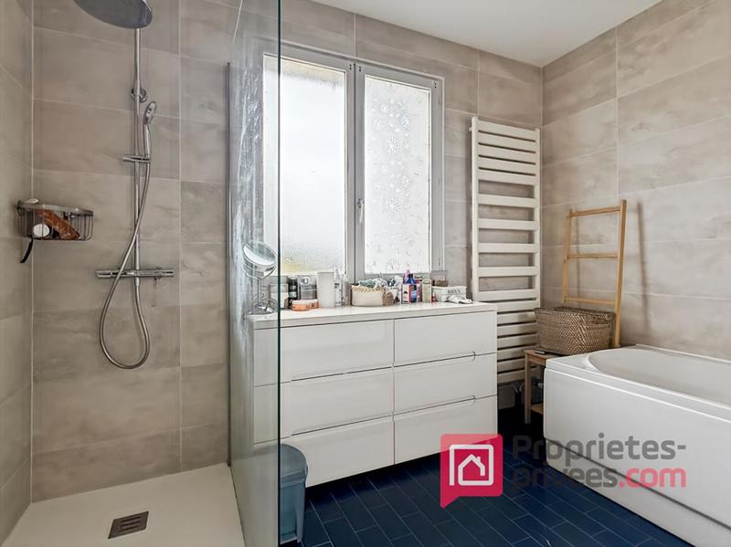 Maison - 102 m² - 6 pièces