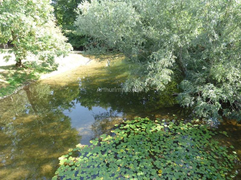 Maison - 310 m² - 11 pièces