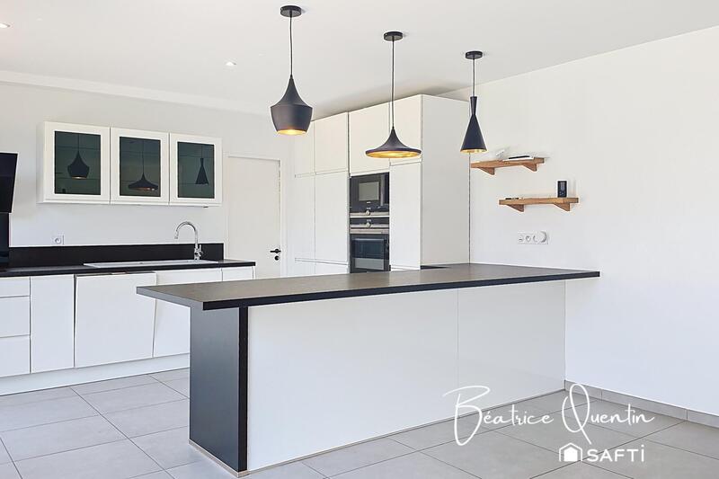 Maison - 167 m² - 7 pièces