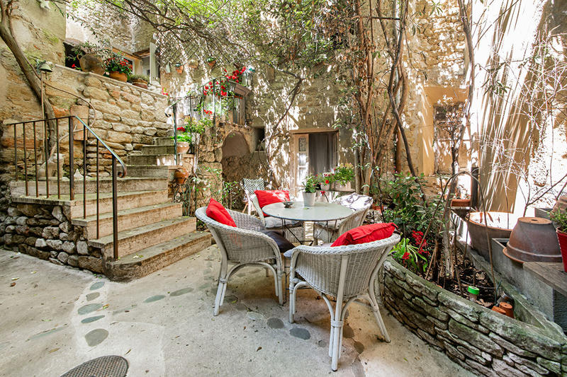 Maison - 456 m² - 14 pièces