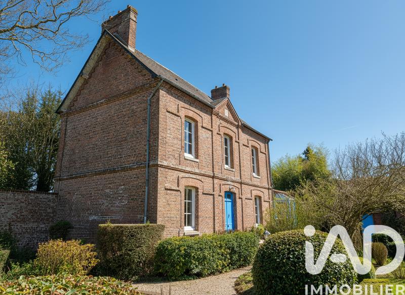 Maison - 238 m² - 9 pièces