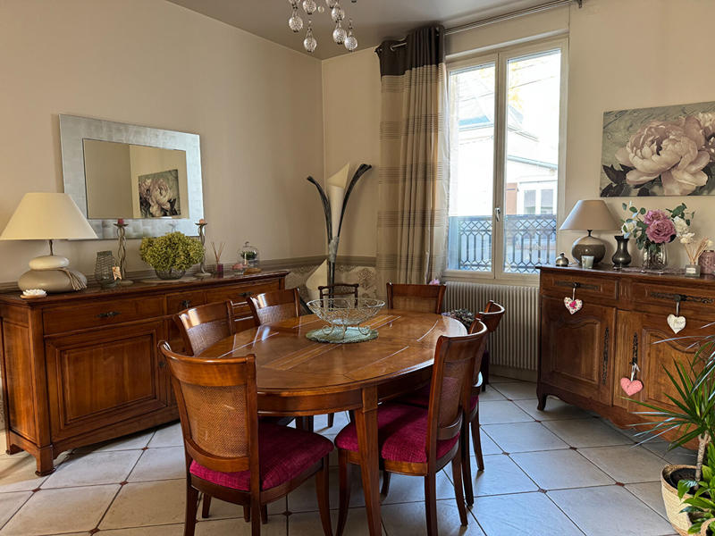 Maison - 182 m² - 8 pièces