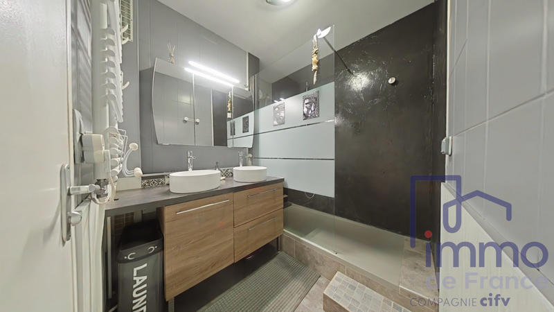 Appartement - 76 m² - 4 pièces