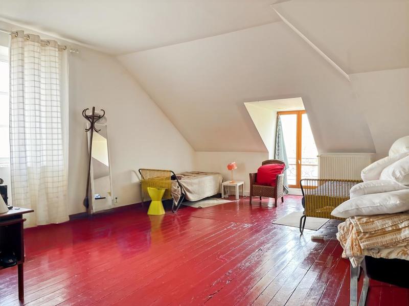 Maison - 301 m² - 11 pièces