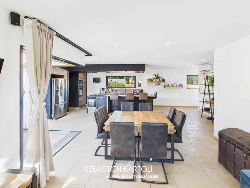 Maison - 145 m² - 4 pièces