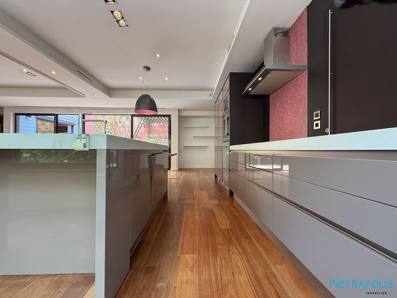 Appartement - 171 m² - 5 pièces