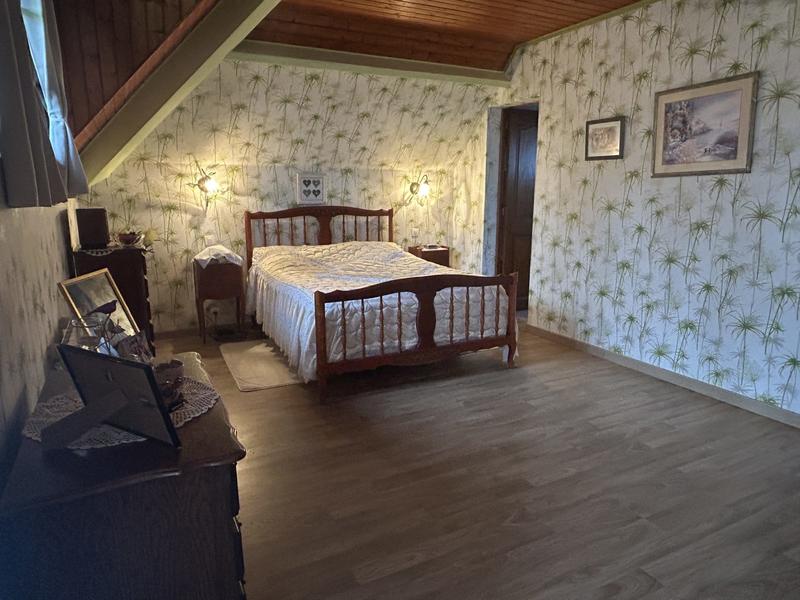 Maison - 213 m² - 7 pièces