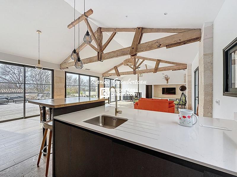 Loft - 215 m² - 6 pièces