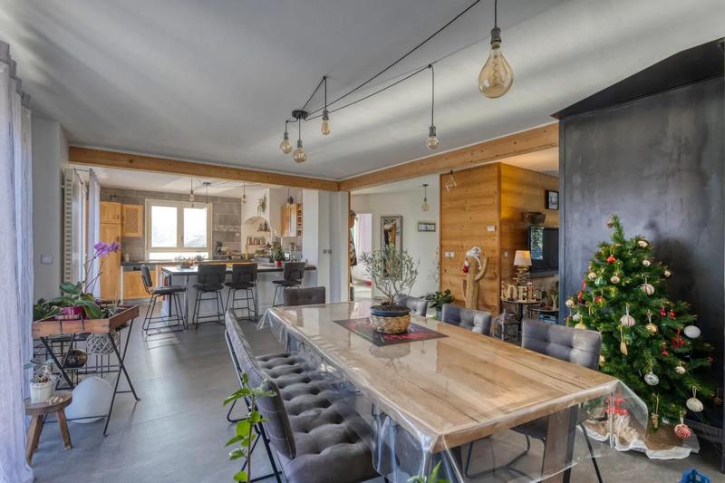 Maison - 160 m² - 5 pièces