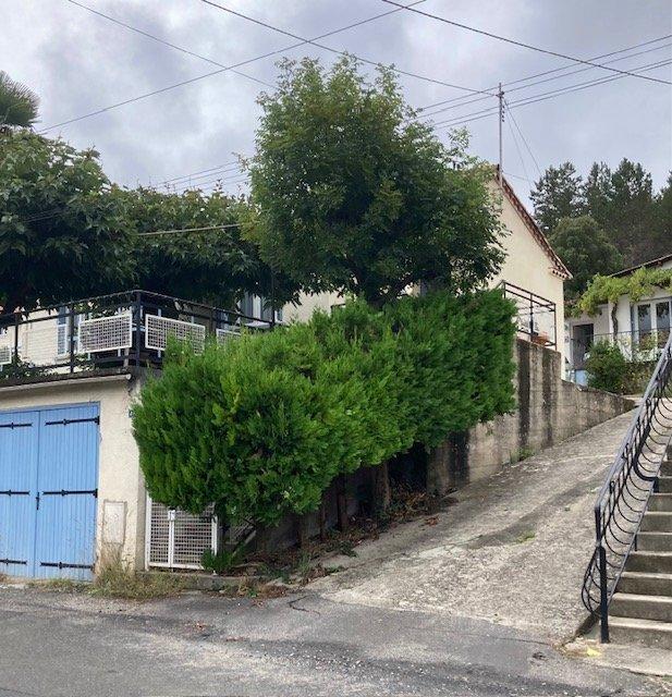 Maison - 140 m² - 9 pièces