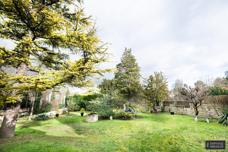 Maison contemporaine - 258 m² - 6 pièces