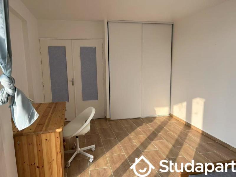 Chambre - 11 m² - 1 pièce