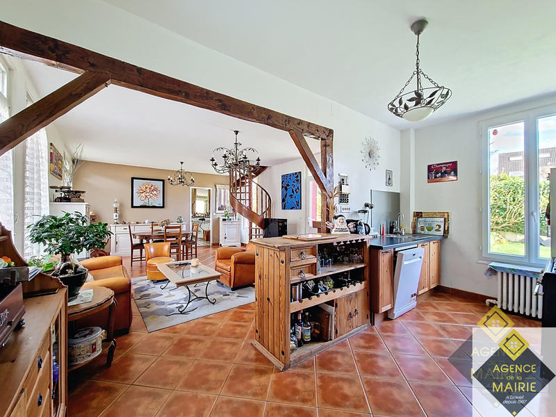 Maison - 143 m² - 6 pièces