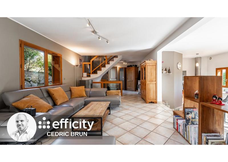 Maison - 229 m² - 7 pièces