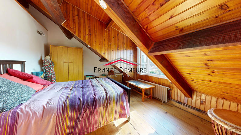 Maison - 178 m² - 8 pièces