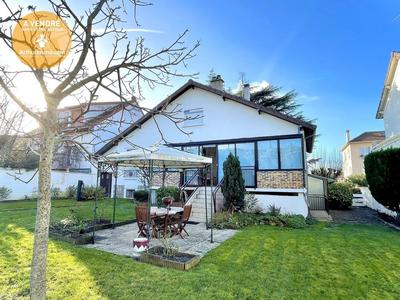 Maison - 167 m² - 7 pièces