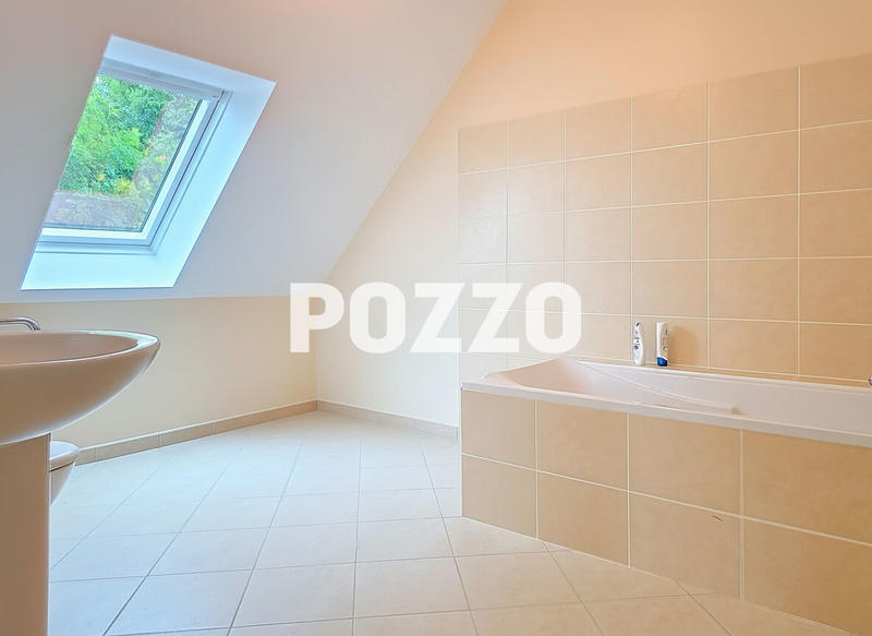 Maison - 137 m² - 6 pièces