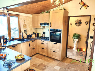 Maison - 96 m² - 4 pièces