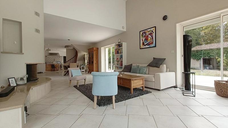 Propriété - 286 m² - 8 pièces