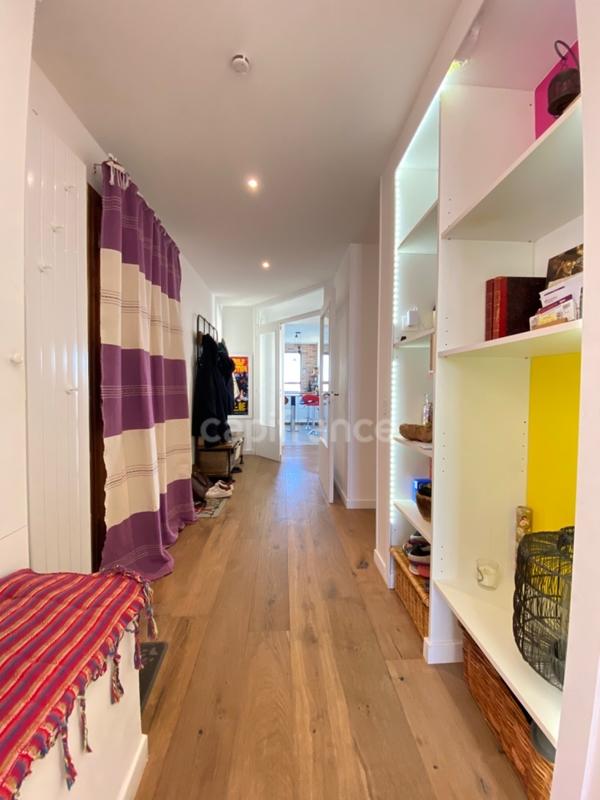 Appartement - 159 m² - 8 pièces