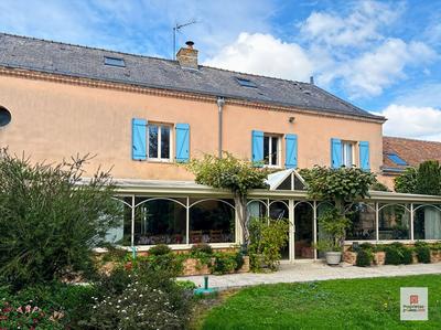 Maison - 248 m² - 8 pièces