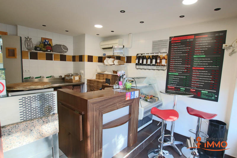 Local commercial - 45 m² - 2 pièces