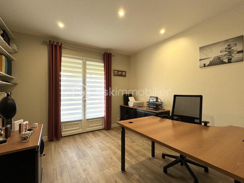 Maison - 214 m² - 7 pièces