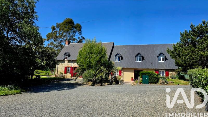 Maison - 308 m² - 16 pièces