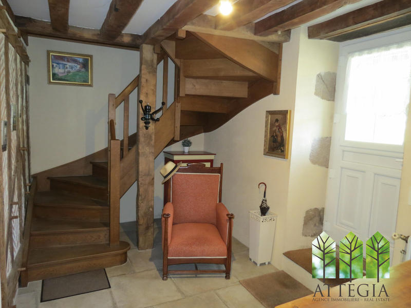 Maison traditionnelle - 422 m² - 14 pièces