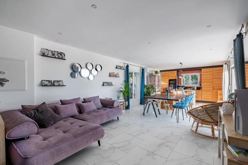 Maison - 187 m² - 7 pièces