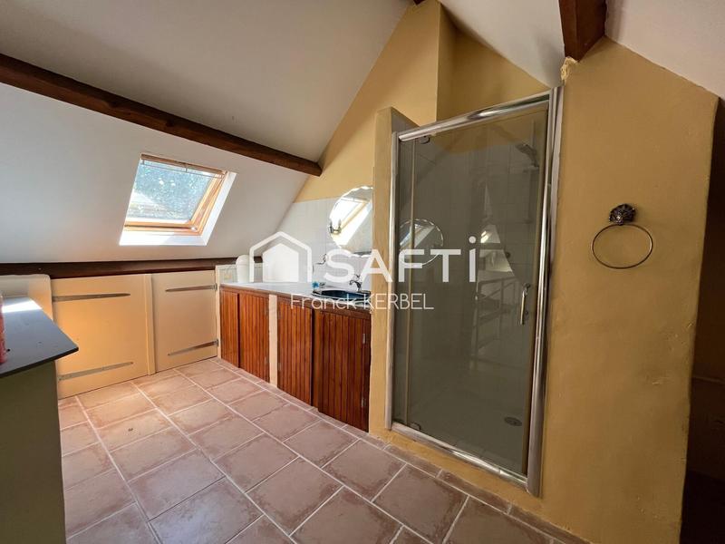 Maison - 223 m² - 8 pièces