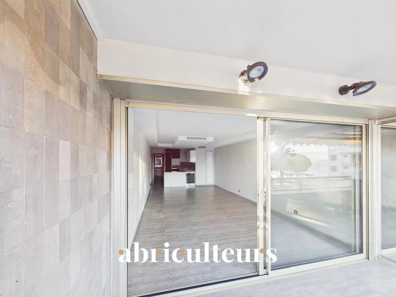 Appartement - 84 m² - 4 pièces