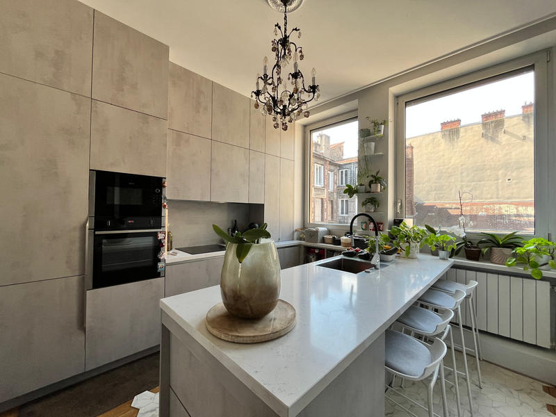 Appartement - 252 m² - 8 pièces