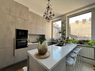 Appartement - 252 m² - 8 pièces