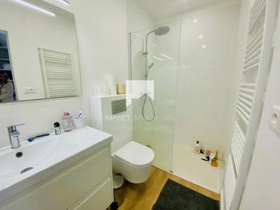 Maison - 230 m² - 6 pièces