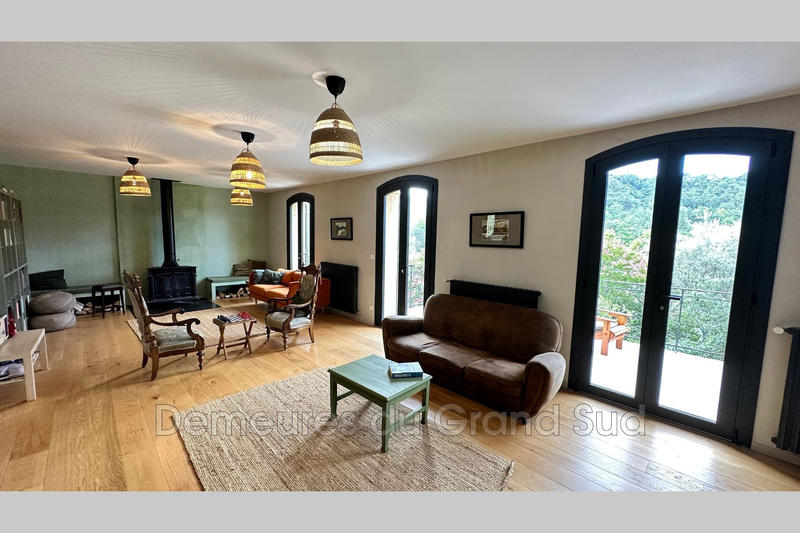 Maison - 360 m² - 16 pièces