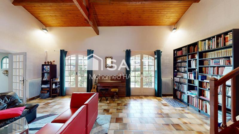 Maison - 210 m² - 8 pièces