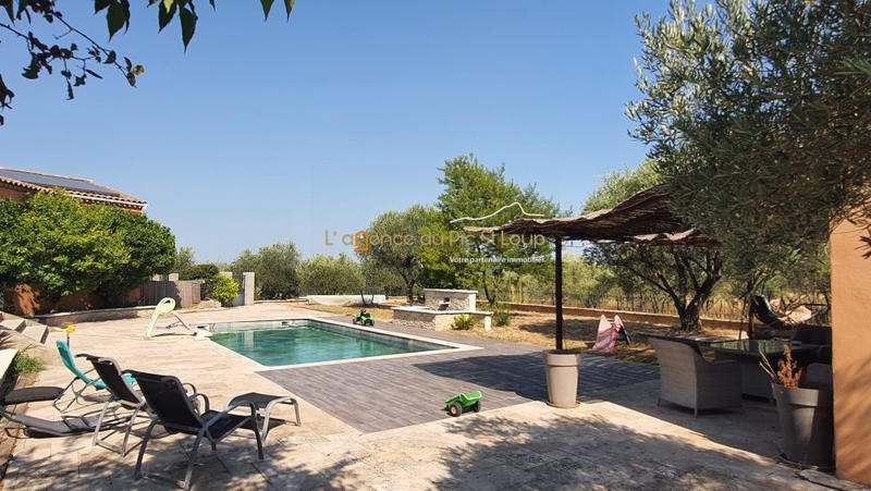 Villa - 220 m² - 8 pièces