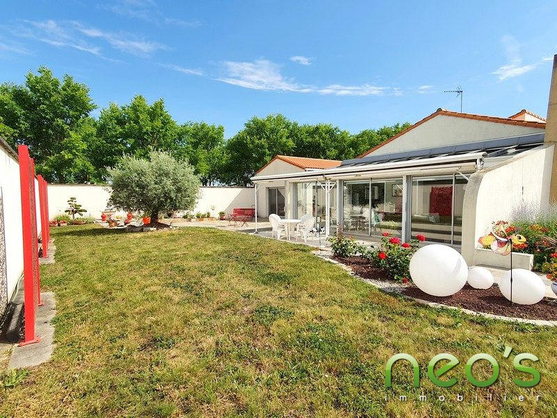 Villa - 216 m² - 9 pièces