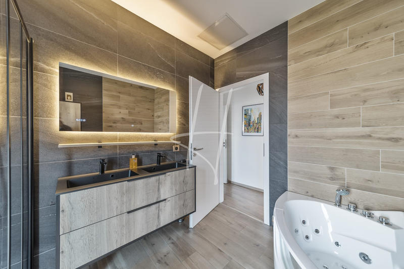 Maison - 138 m² - 5 pièces