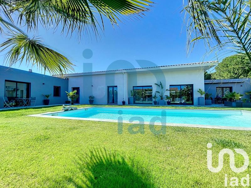 Maison de maîtres - 211 m² - 9 pièces