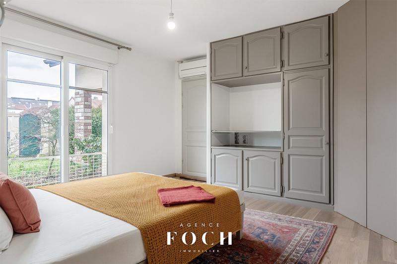 Maison - 259 m² - 7 pièces