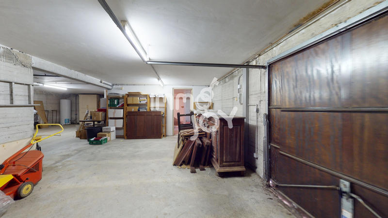 Maison - 231 m² - 7 pièces