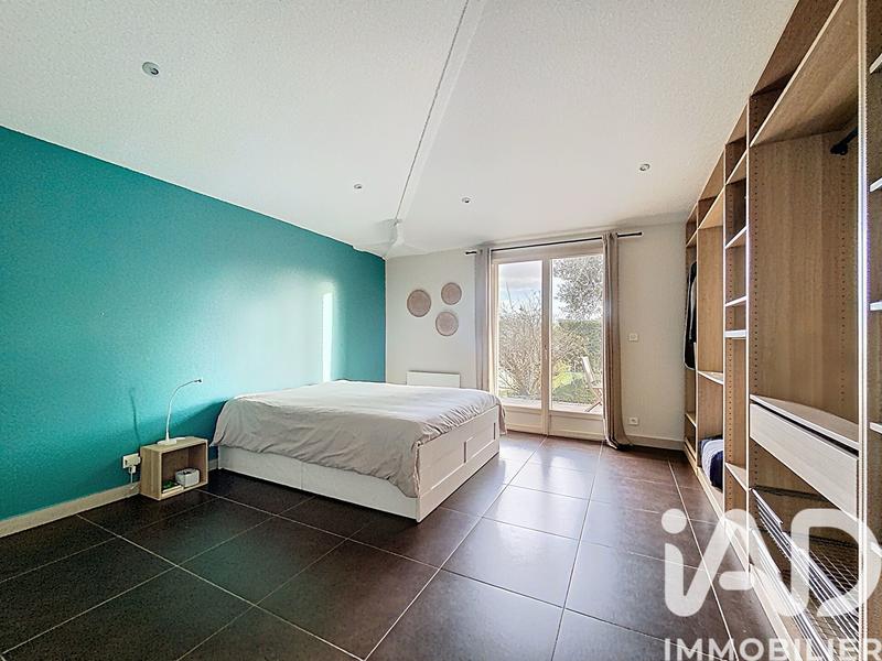 Maison - 218 m² - 8 pièces