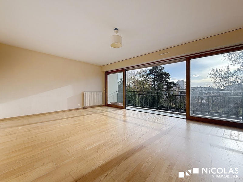 Appartement - 75 m² - 3 pièces