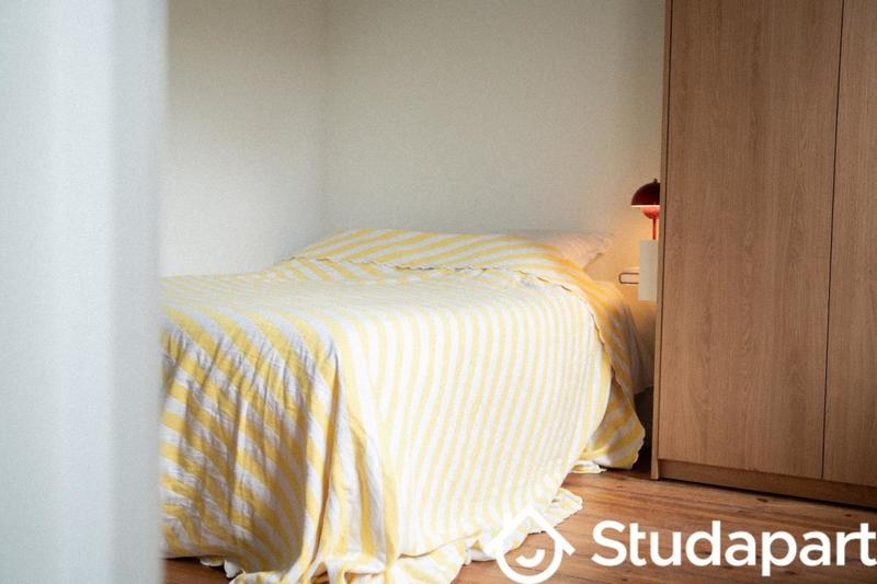 Chambre - 12 m² - 1 pièce