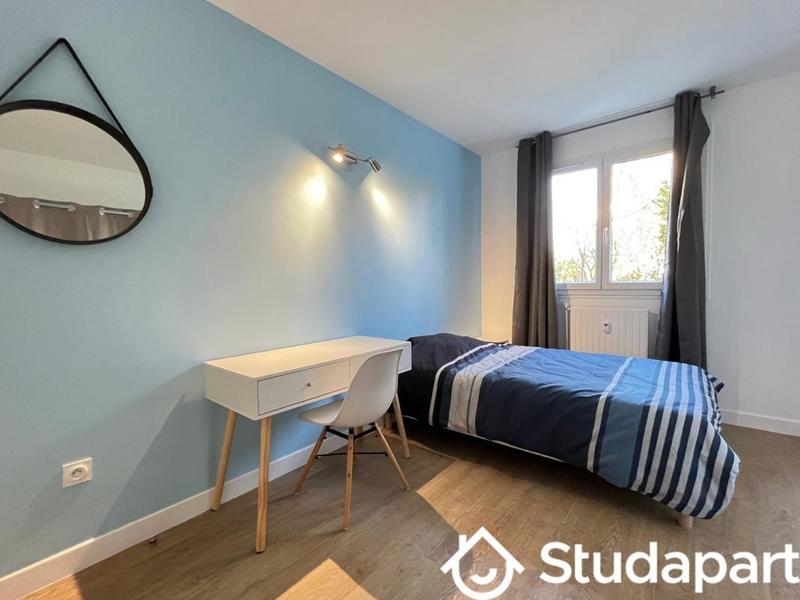 Chambre - 11 m² - 1 pièce